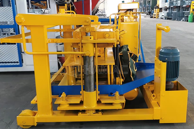 Bergerak atau tetap, ada mesin pembuat blok beton bergerak